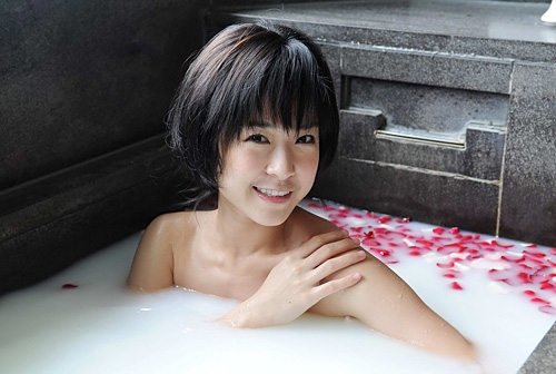 jeeja yanin sexy Female pussy ejaculation machines